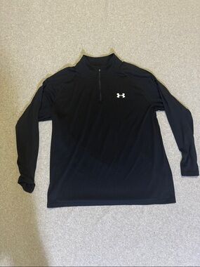 Under Armour Men’s L Black Half-Zip Performance Top